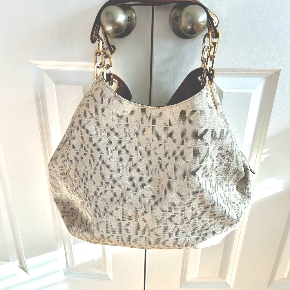 Beautiful Michael Kors hobo